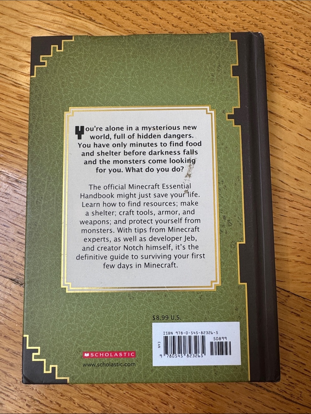 Minecraft Essential Handbook Updated Edition - Picture 2 of 3